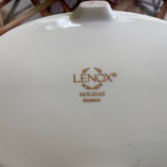 LENOX Holiday Box with Lid Oval Trinkets, Candy, Nuts 4.75"LX3"WX1.5"D VINTAGE - Picture 4 of 4